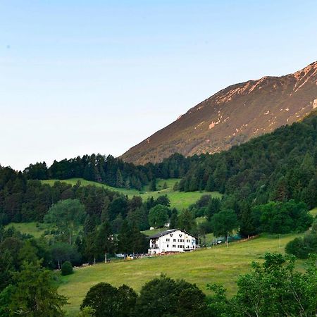 Rifugio Monte Baldo Hotel Avio Bagian luar foto