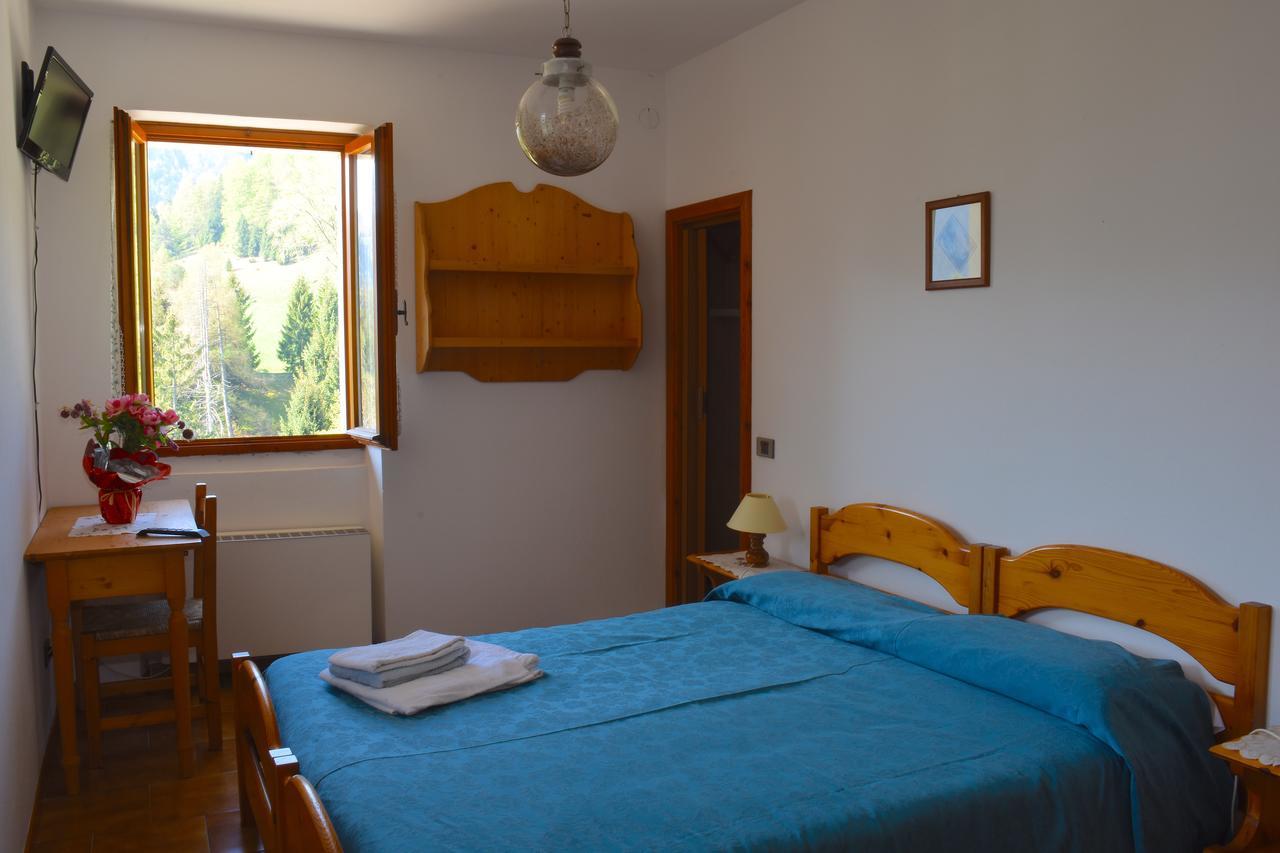 Rifugio Monte Baldo Hotel Avio Bagian luar foto