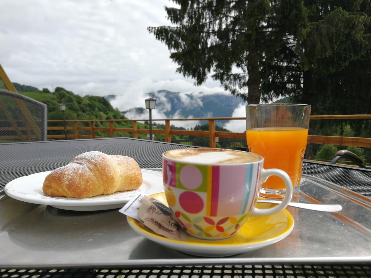 Rifugio Monte Baldo Hotel Avio Bagian luar foto