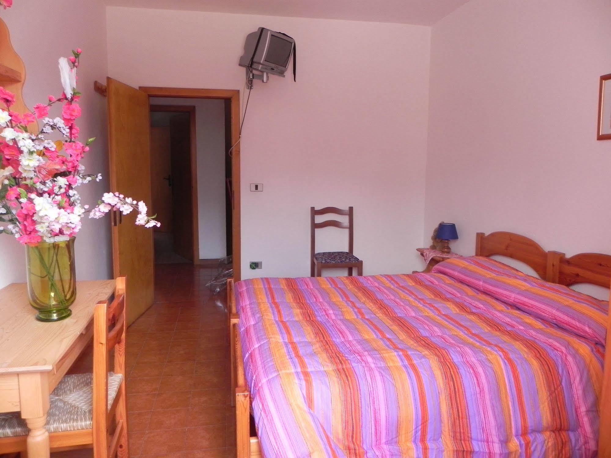 Rifugio Monte Baldo Hotel Avio Bagian luar foto