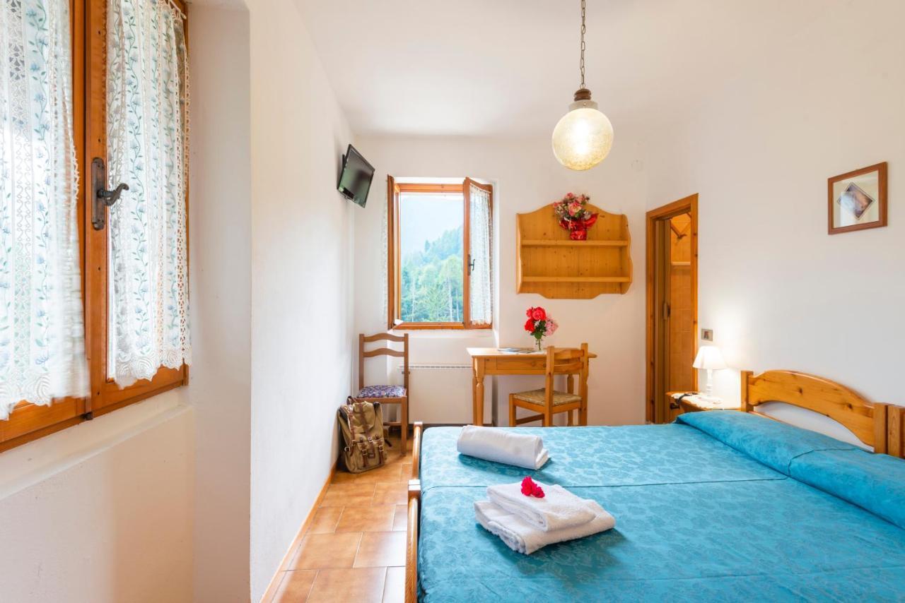 Rifugio Monte Baldo Hotel Avio Bagian luar foto