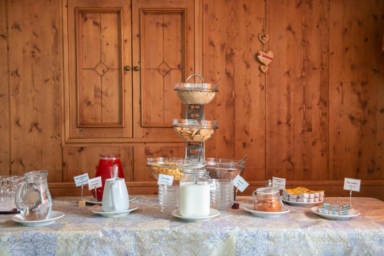 Rifugio Monte Baldo Hotel Avio Bagian luar foto